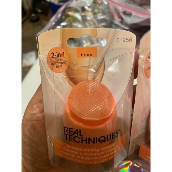 Lot of 2 Real Techniques 2 in 1 miracle mixing sponge For Face 01956 - Picture 2 of 8